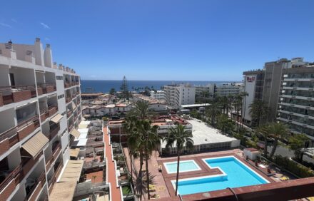 Renovated Penthouse by the Beach (1 to 3 Guests)